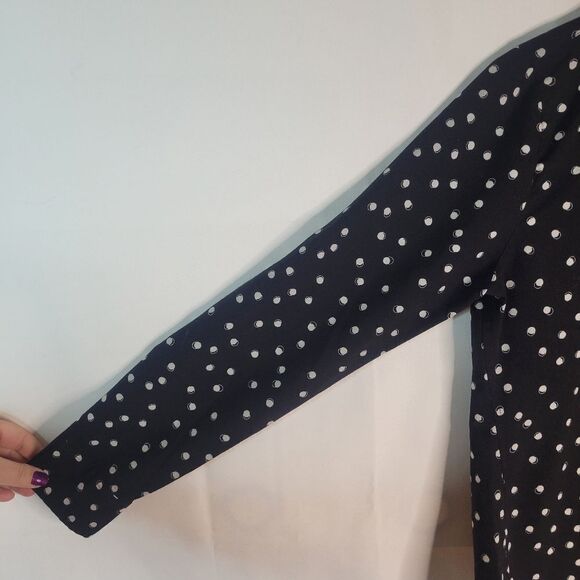 Van Heusen Black Polka Dot Button-Up Shirt - Picture 6 of 11